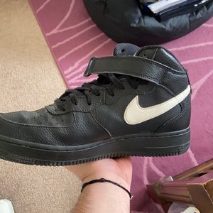 Black And White Nike Mid Air Force 1 limited edition